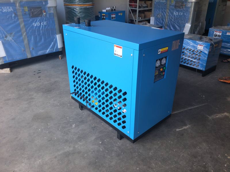 打開空氣開關(guān)，接通電源指示燈POWER（紅燈）亮