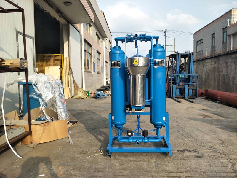 如何選擇吸干機(jī)生產(chǎn)廠家?專業(yè)技術(shù)更關(guān)鍵