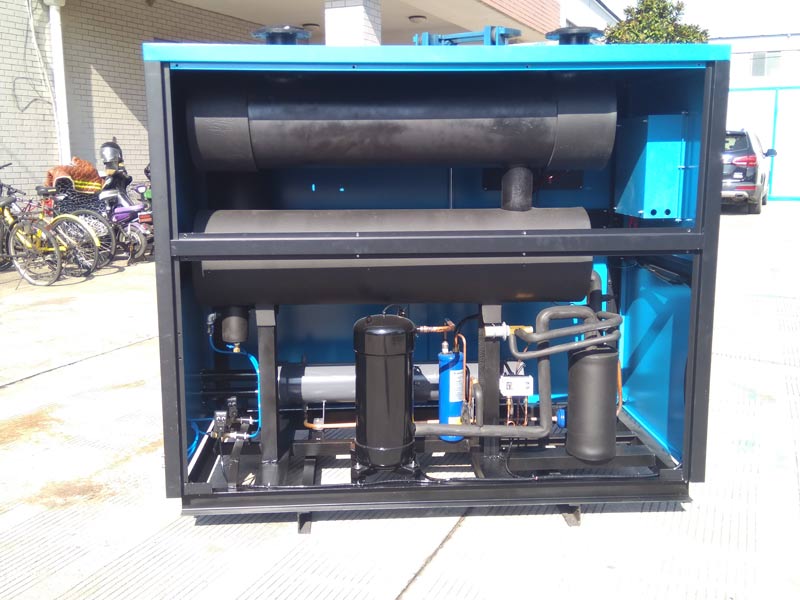 空壓機裝了干燥機，還有很多水是怎么回事？